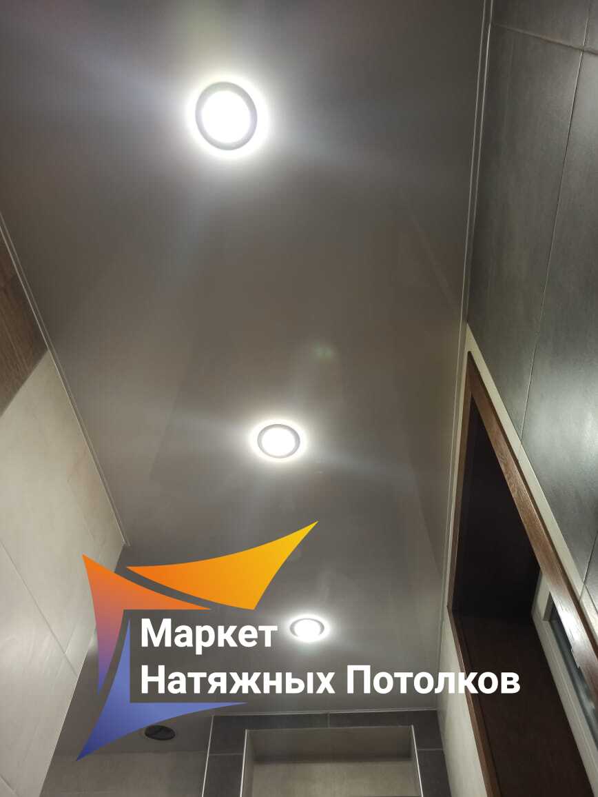 Матовый/глянцевый потолок, освещение, наклонные поверхности